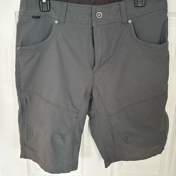 Men's Kuhl Gray Shorts - Picture 1 of 3